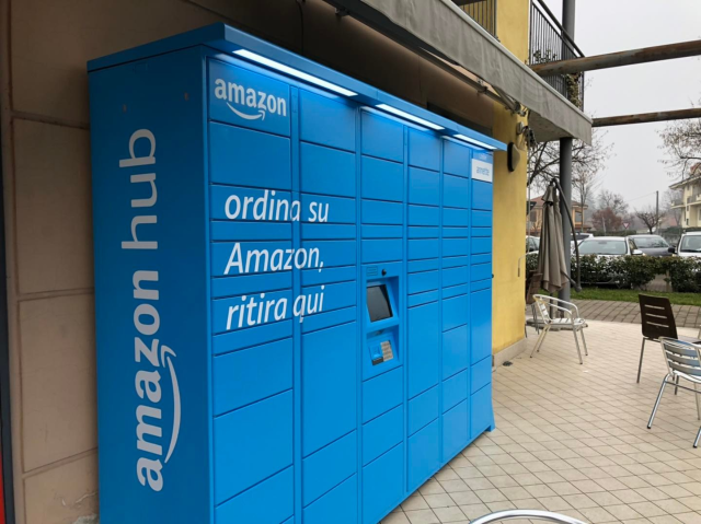 Amazon Hub Locker | Calamandrana
