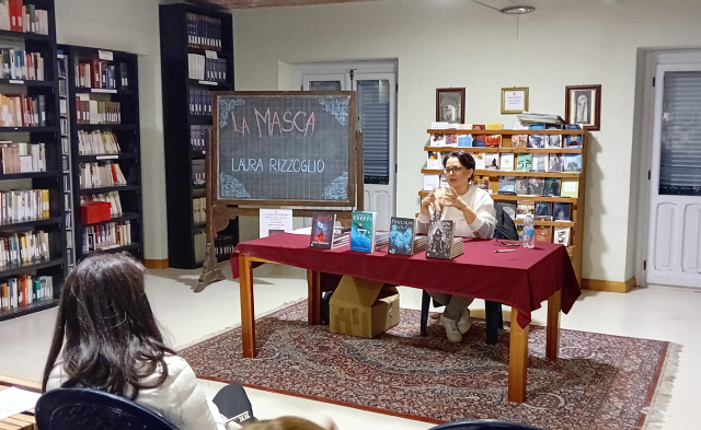 Incontro con l'autrice Laura Rizzoglio con il libro la Masca - 1