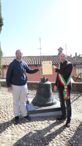 Ancient bell of the parish church of Castelnuovo Calcea (Antica campana della chiesa parrocchiale di Castelnuovo Calcea)