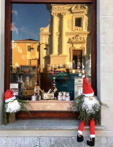 Musiche natalizie in filodiffusione e mercatini nel fine settimana di Villafranca