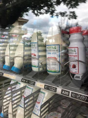 Distributore automatico di latte fresco | Calamandrana